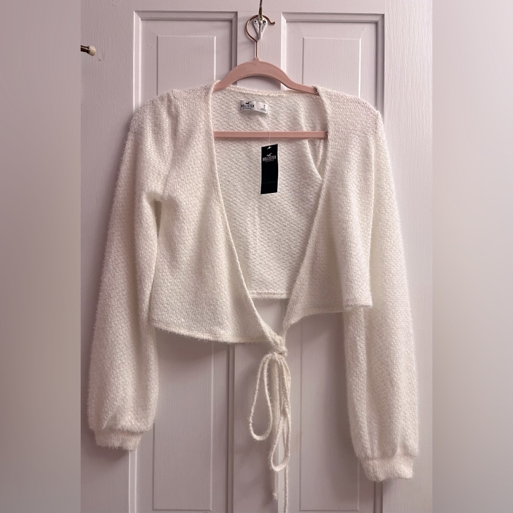 Hollister Ivory Wrap Sweater NWT Small